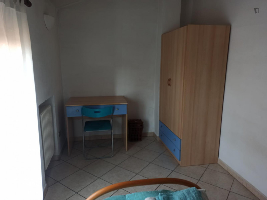 Cosy single bedroom in Lame