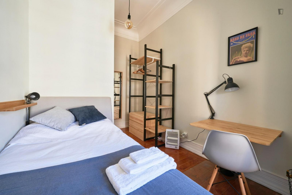 Campo Pequeno 2, Room 2 - room with double bed - Lisbonne - chambre - ImmoJeune