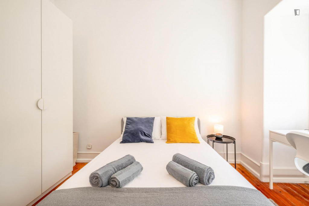 Cosy double bedroom next to Eduardo VII Park - Lisbonne - chambre - ImmoJeune