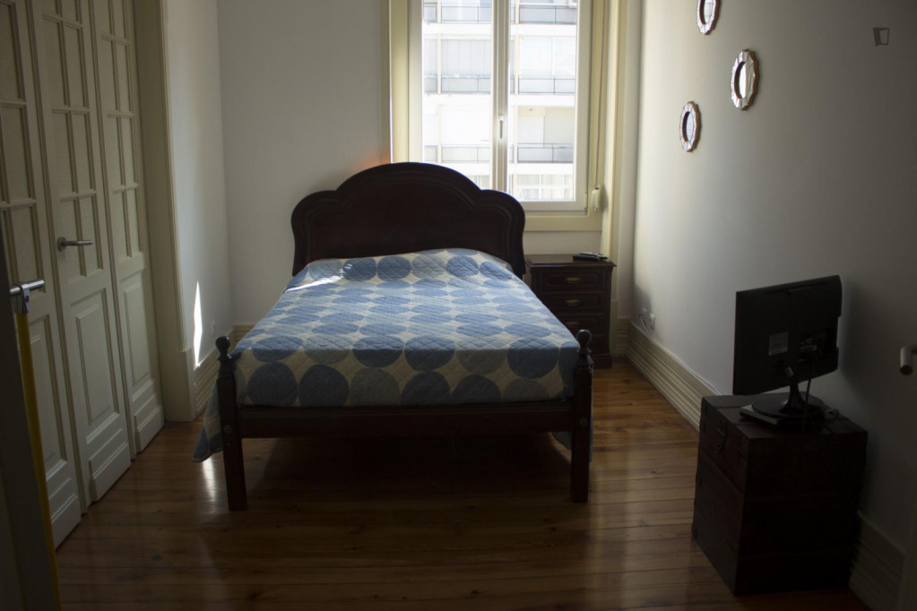 Cozy double bedroom in São Sebastião - Lisbonne - chambre - ImmoJeune
