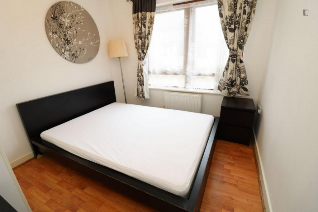 Neat double bedroom near Langdon Park tube station   - London - chambre - ImmoJeune