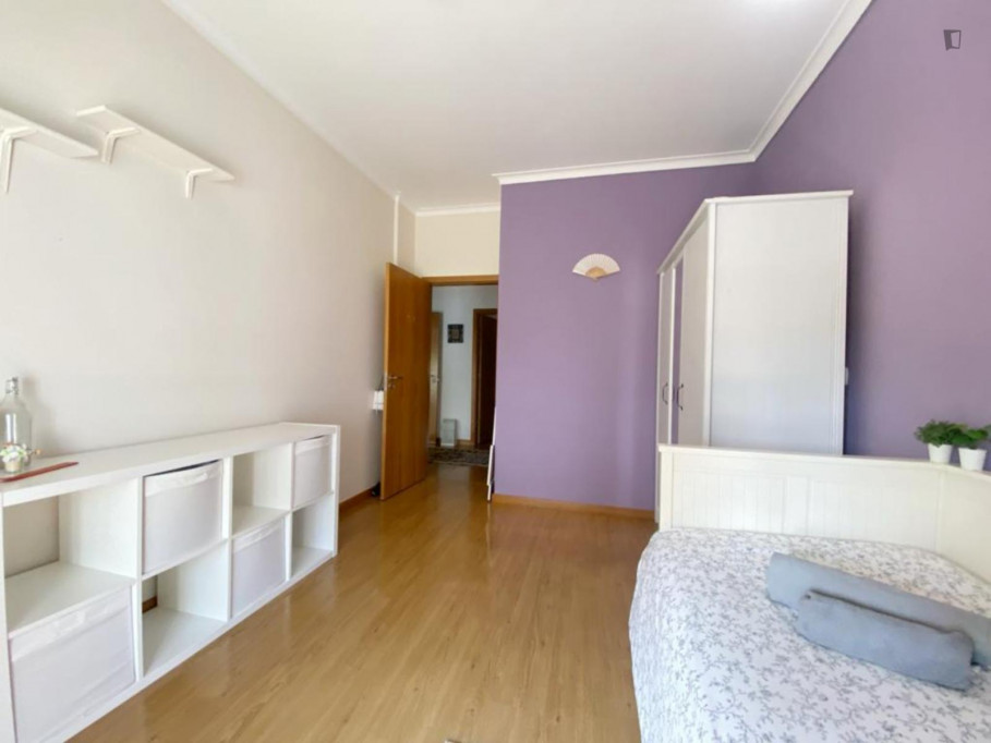 Cozy single bedroom close to Barreiro Technology College - Setubal - chambre - ImmoJeune