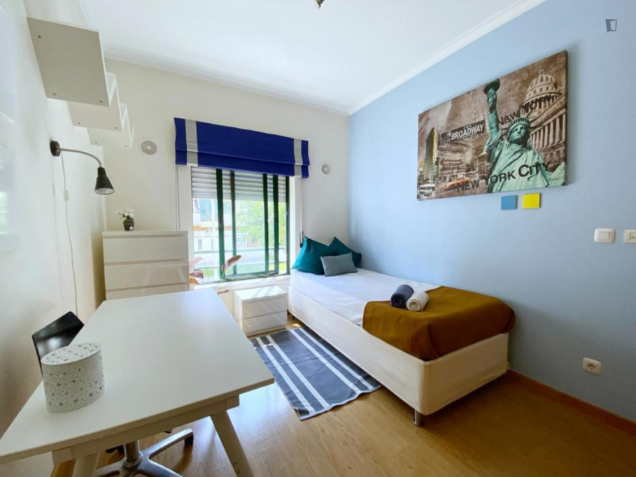 Nice single bedroom close to Barreiro Technology College - Setubal - chambre - ImmoJeune