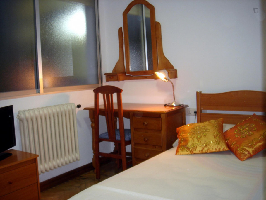 Well-equipped double bedroom in the centre of Salamanca