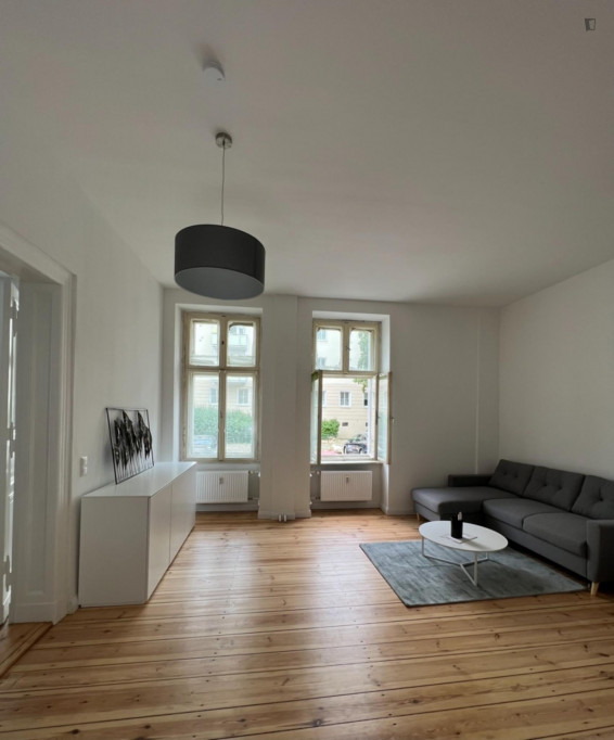 Appealing 2-bedroom apartment close to Landsberger Allee train station - Berlin - chambre - ImmoJeune