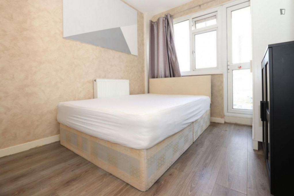 Pleasant double bedroom in Bow - London - chambre - ImmoJeune