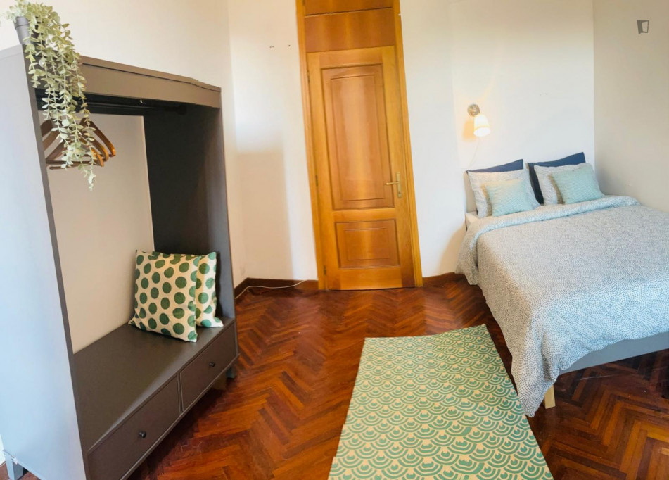 Large Cozy single bedroom with balcony - Milan - chambre - ImmoJeune