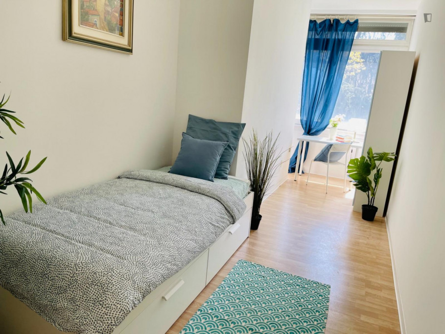 Cozy single bedroom in a property with balcony - Milan - chambre - ImmoJeune