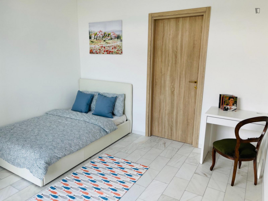 Cozy single bedroom with balcony - Milan - chambre - ImmoJeune