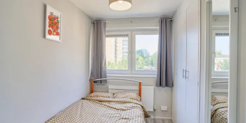 Cute double bedroom close to Hackney Wick Overground station - London - chambre - ImmoJeune