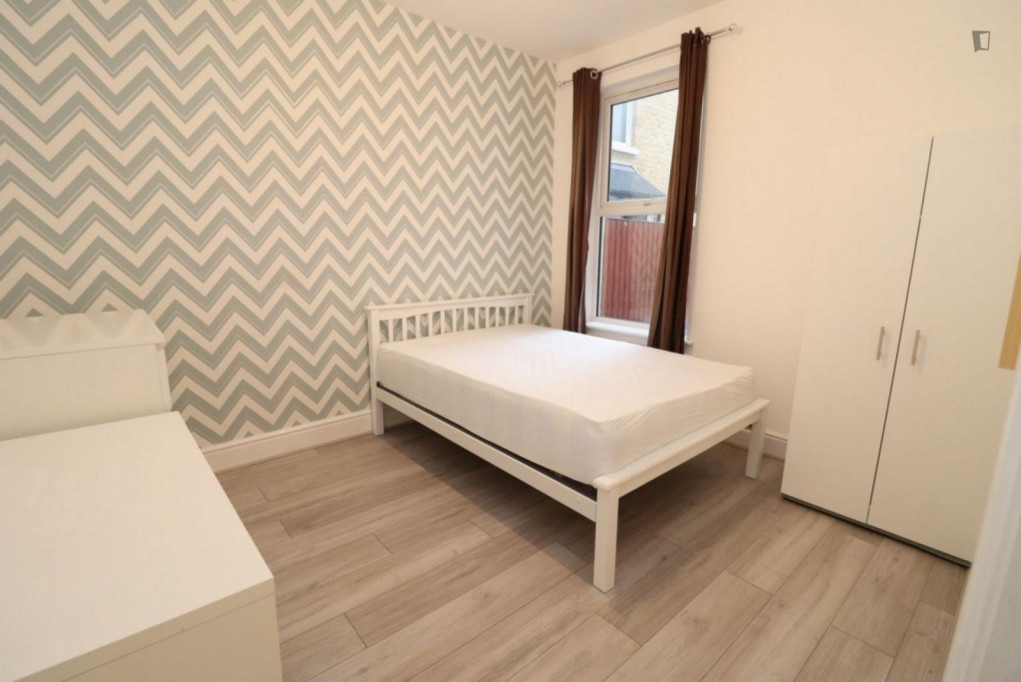 Lovely double bedroom not far from Charlton Park - London - chambre - ImmoJeune