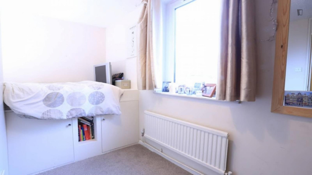 Snug double bedroom in Bromley-by-Bow - London - chambre - ImmoJeune