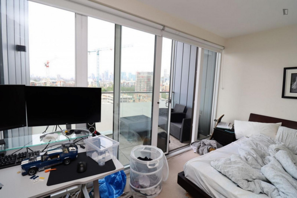 Nice double bedroom with balcony next to Southern Park - London - chambre - ImmoJeune