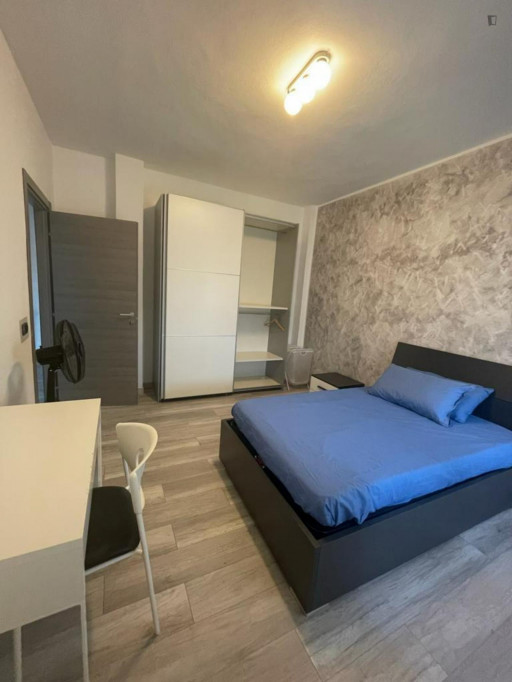 Cosy double bedroom next to Milano Bovisa train station - Milan - chambre - ImmoJeune
