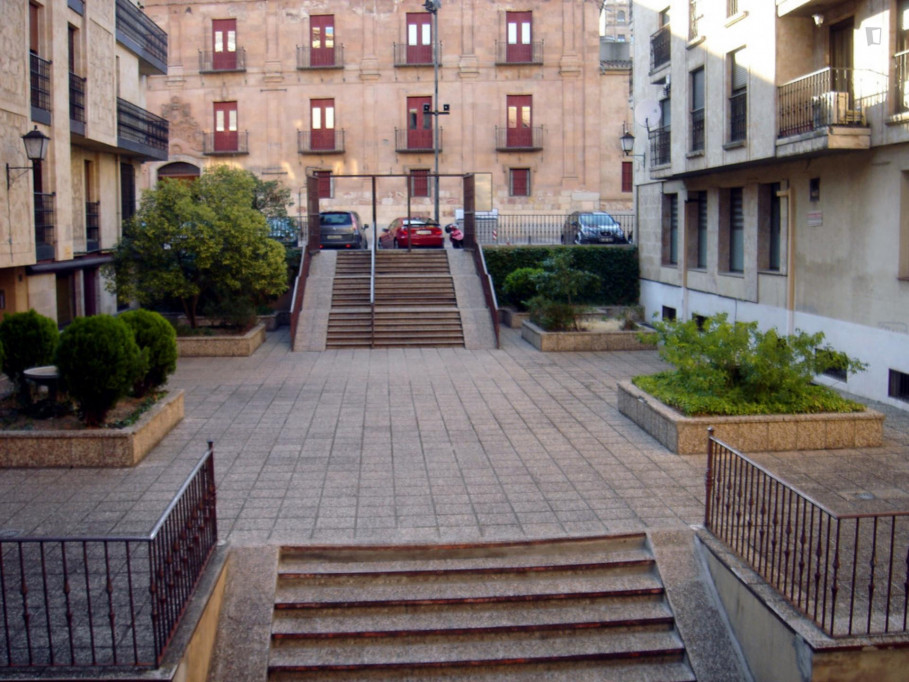 Good-looking single bedroom in central Salamanca