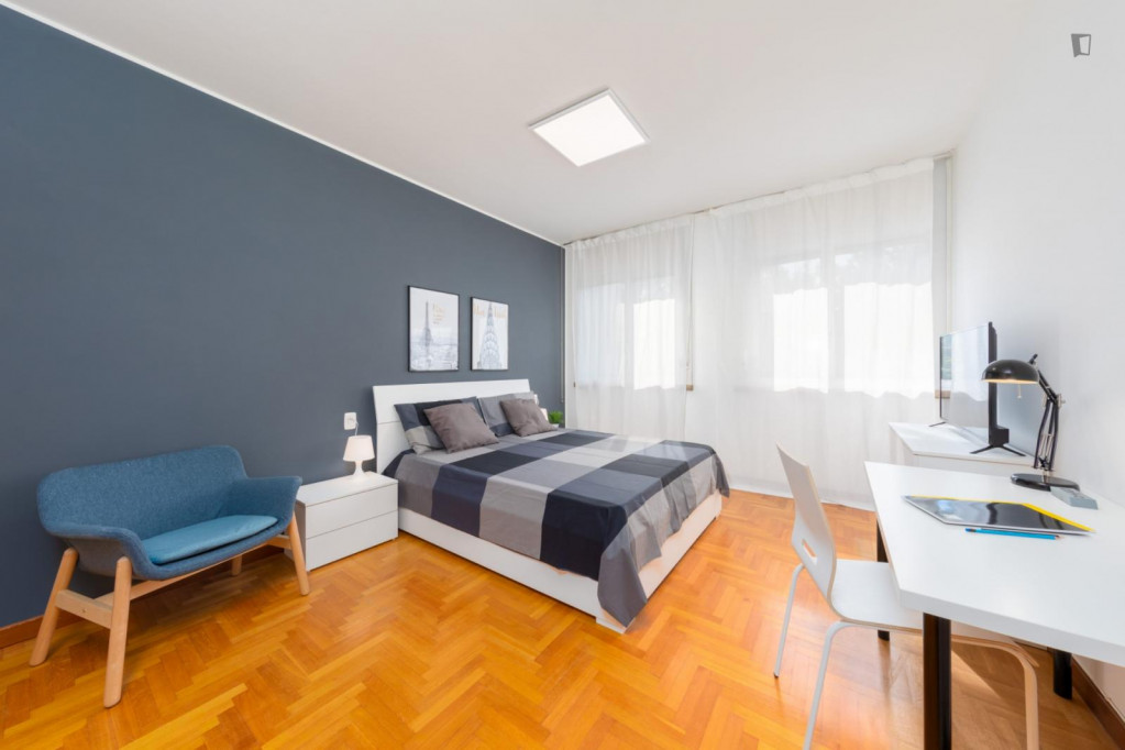 Neat double bedroom in a 7-bedroom flat near Campo Marzio