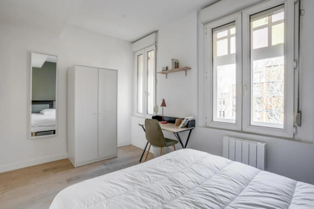 Appealing double ensuite bedroom near Cormontaigne metro station