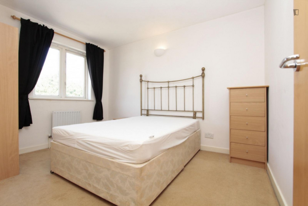 Comfy double bedroom very close to Crossharbour DLR station - London - chambre - ImmoJeune