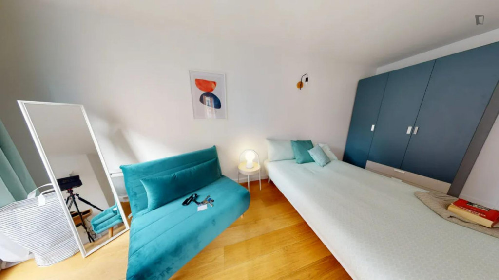 Comfy double bedroom near the Porte des Lilas metro