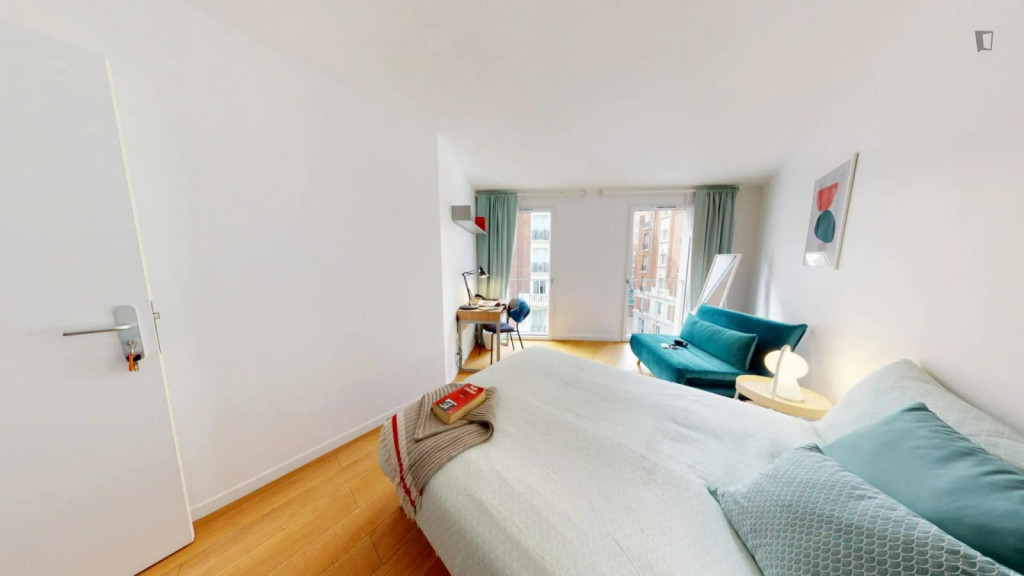 Comfy double bedroom near the Porte des Lilas metro