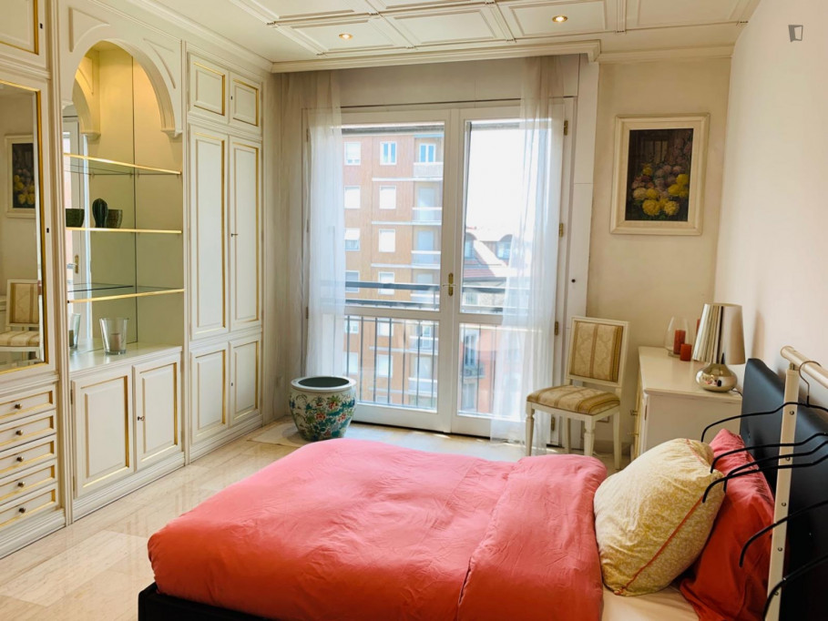 Cozy single bedroom in a property with balcony - Milan - chambre - ImmoJeune