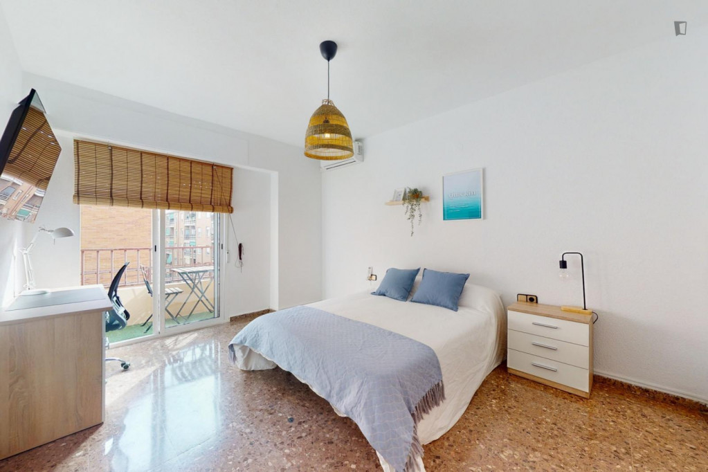 Cozy single bedroom with balcony - Valence - chambre - ImmoJeune