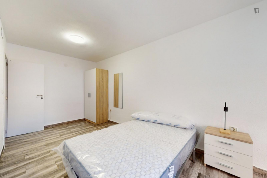 Large Great looking single bedroom - Valence - chambre - ImmoJeune