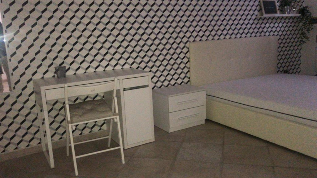 Double bed in a shared twin bedroom - Rome - chambre - ImmoJeune