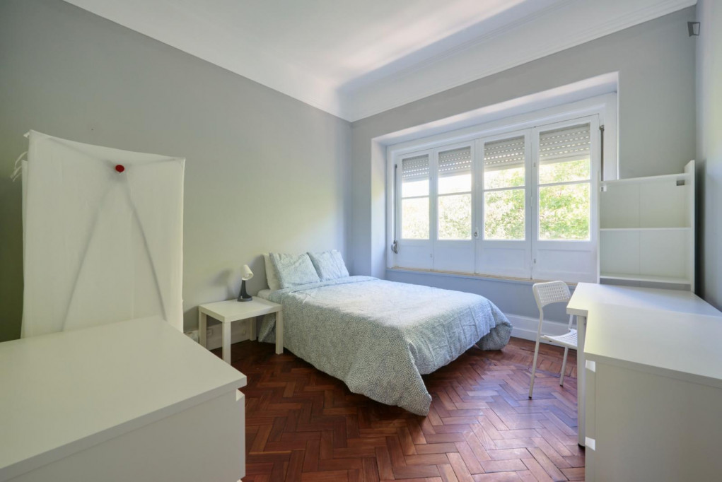 Appealing double bedroom close to NOVA University - Lisbonne - chambre - ImmoJeune