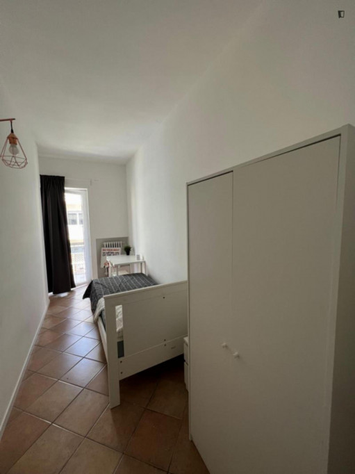 Cosy single bedroom in a 6-bedroom flat near the Università di Bari - Bari - chambre - ImmoJeune