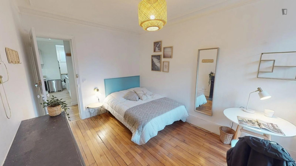 Charming double bedroom next to the Square Léon Serpollet