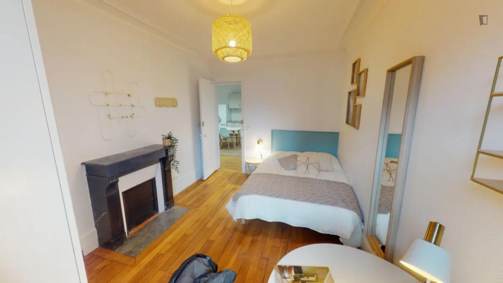 Charming double bedroom next to the Square Léon Serpollet