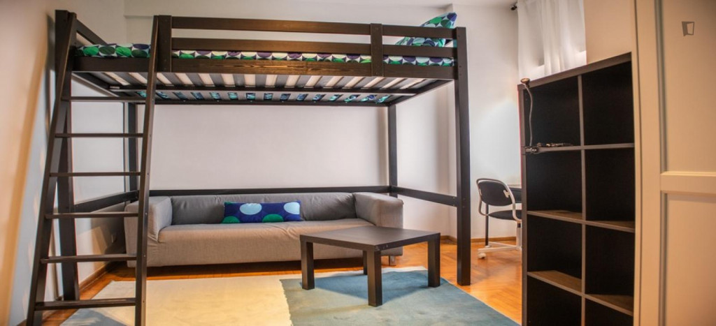 Large Appealing single bedroom with balcony and outside area - Rome - chambre - ImmoJeune