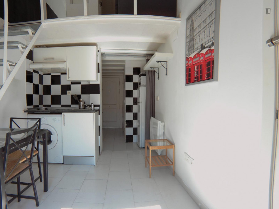 Cool studio near Puerta del Ángel metro station - Madrid - chambre - ImmoJeune