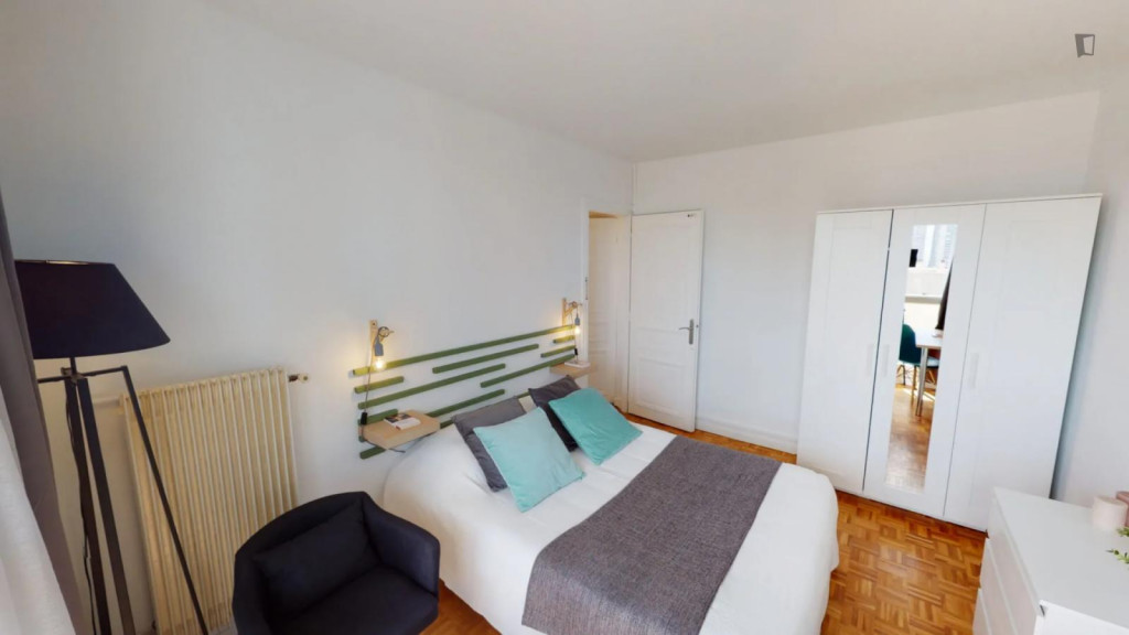 Cute double bedroom near Nationale metro station