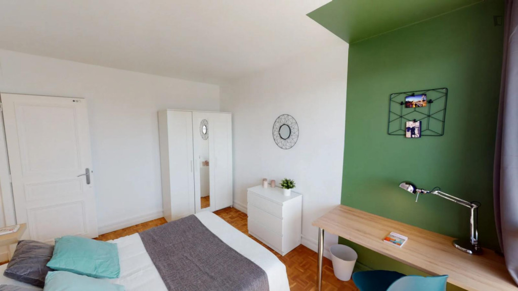 Cute double bedroom near Nationale metro station