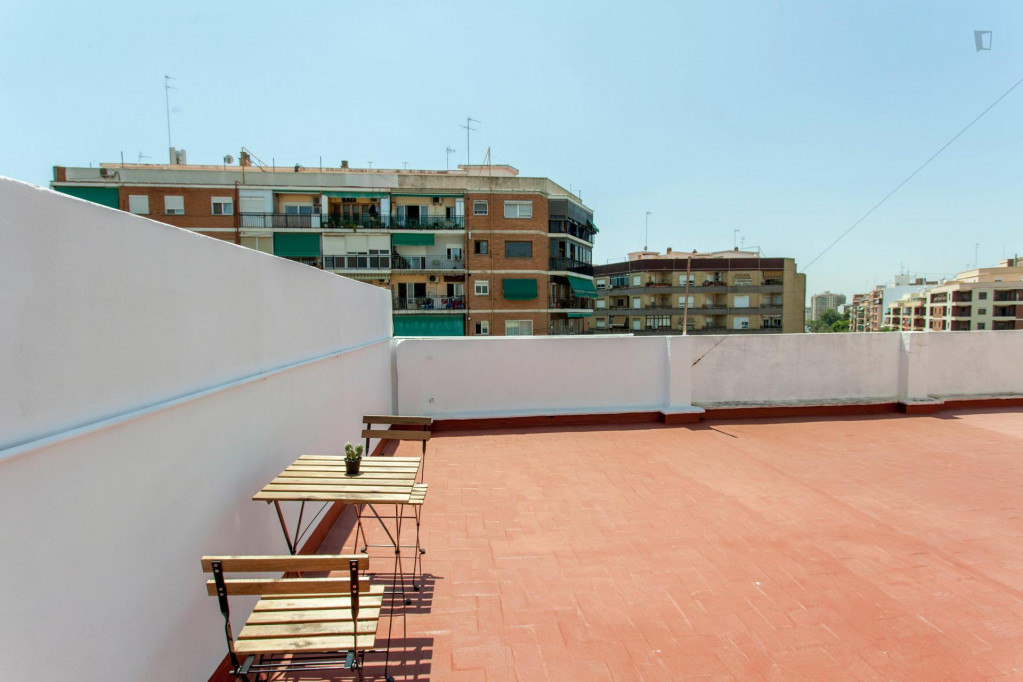 Ample and bright studio in Benicalap