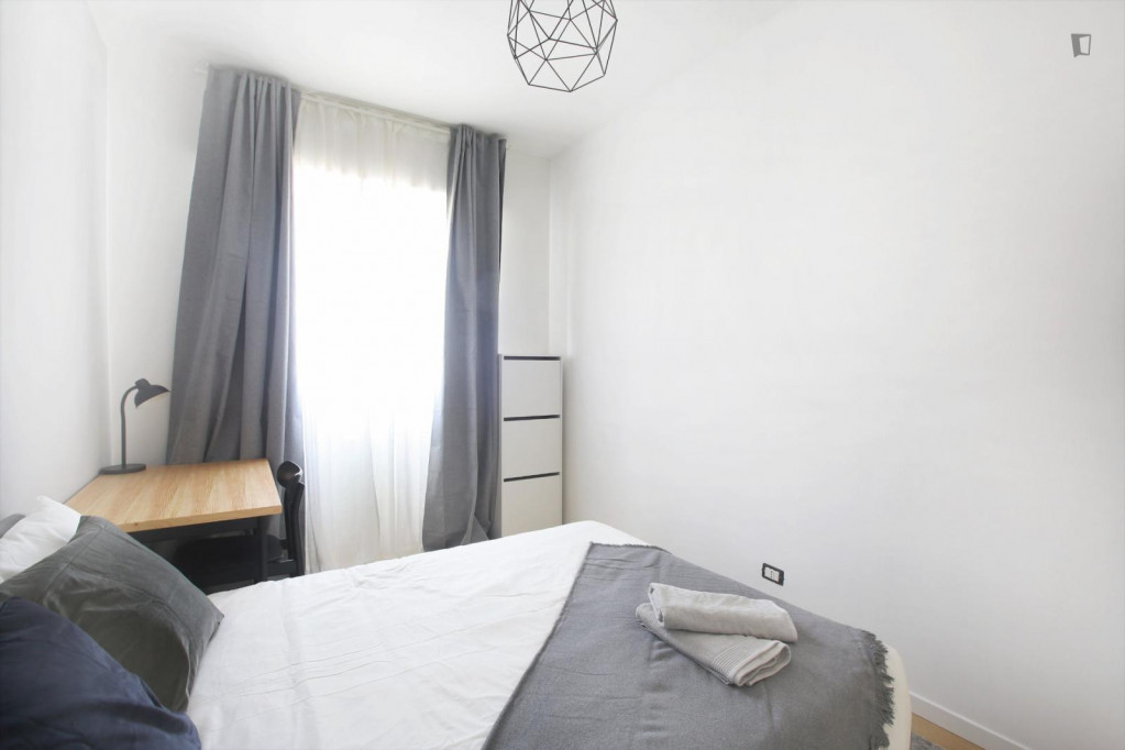 Elegant double bedroom not far from San Siro Stadio metro station - Milan - chambre - ImmoJeune