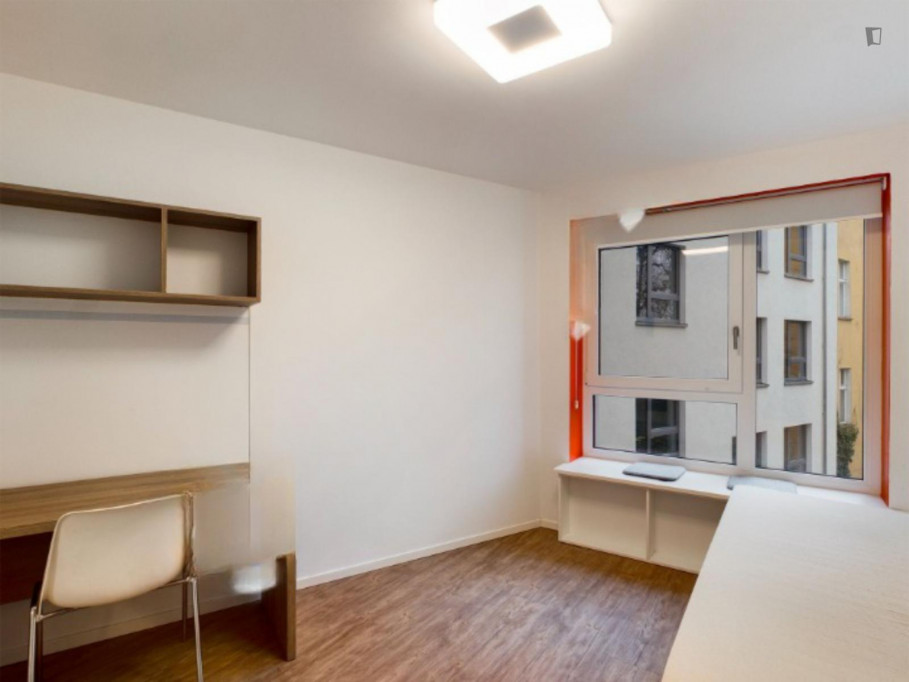 Cute single bedroom not far from Schöneweide train station - Berlin - chambre - ImmoJeune