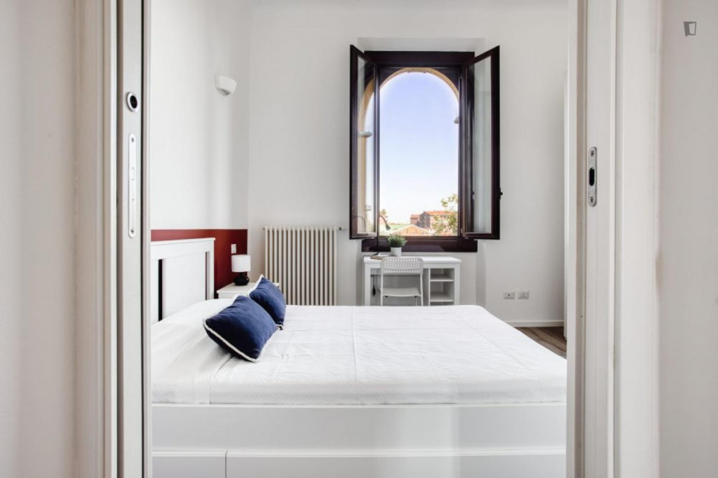 Pleasant double bedroom not too far from Milano Tibaldi - Universita Bocconi train station - Milan - chambre - ImmoJeune