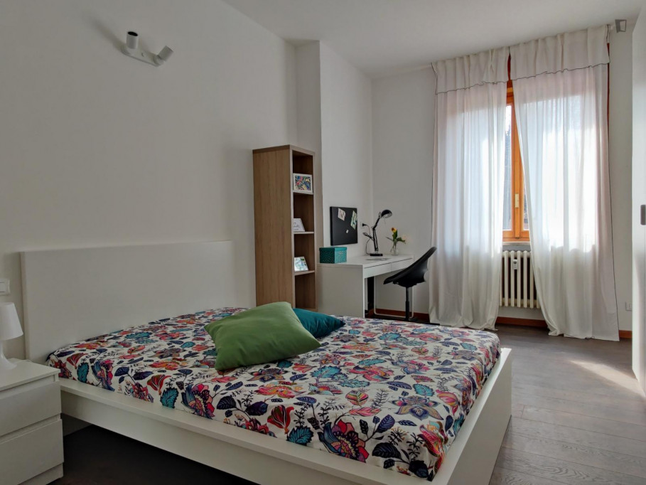 Pleasant double bedroom in Zona Buenos Aires - Milan - chambre - ImmoJeune