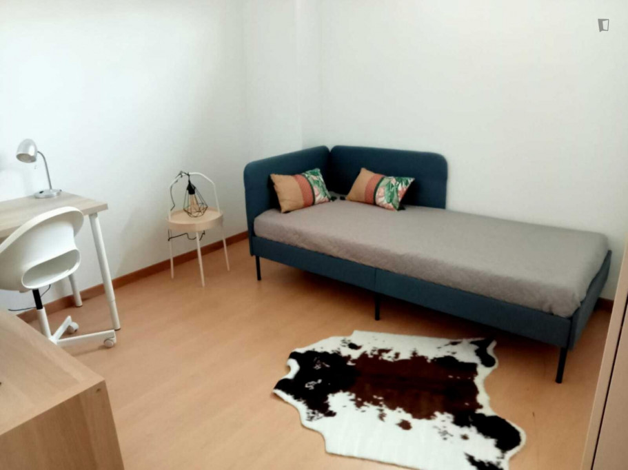 Homely single bedroom near Centro Comercial CoimbraShopping - Coimbra - chambre - ImmoJeune
