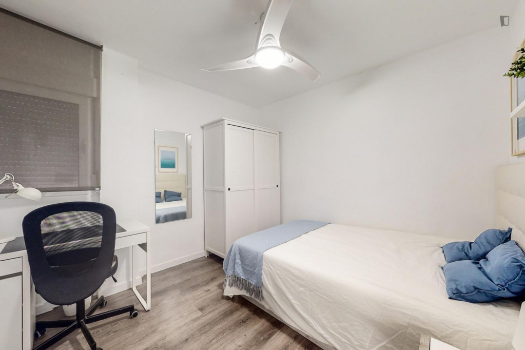 Attractive single bedroom in a property with balcony - Valence - chambre - ImmoJeune
