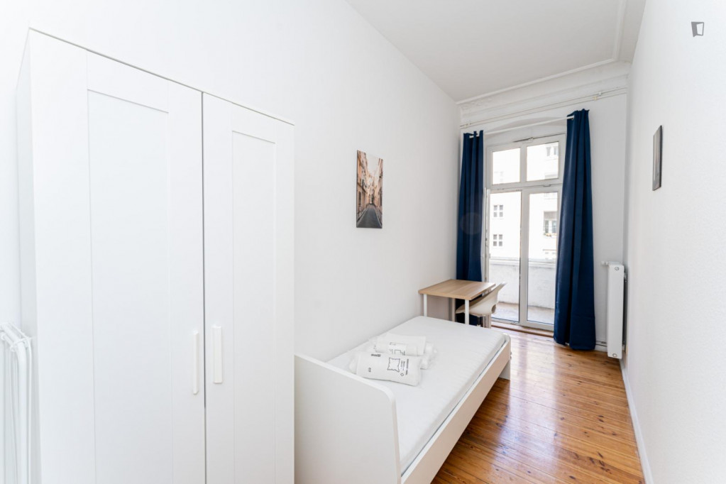 Comfy single bedroom with a balcony, in Friedrichshain - Berlin - chambre - ImmoJeune
