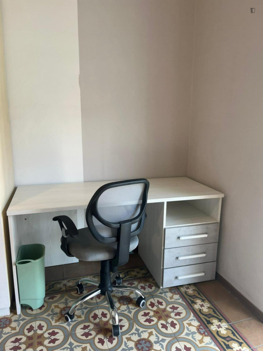 Double bedroom in 4-bedroom apartment_ROOM2