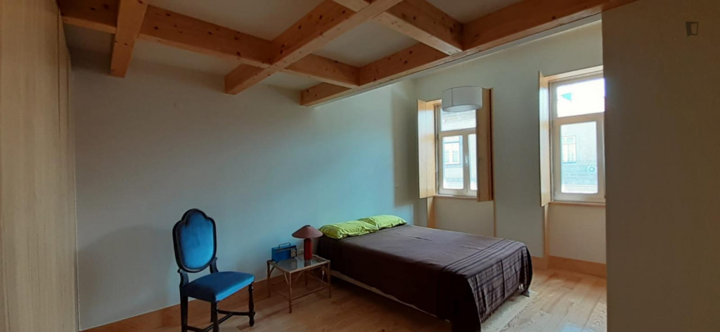Spacious Double Bedroom close to João de Deus Metro - Vila Nova de Gaia - chambre - ImmoJeune