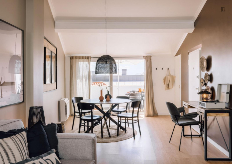 Splendid 2-bedroom apartment with terrace close to Ascensor da Bica