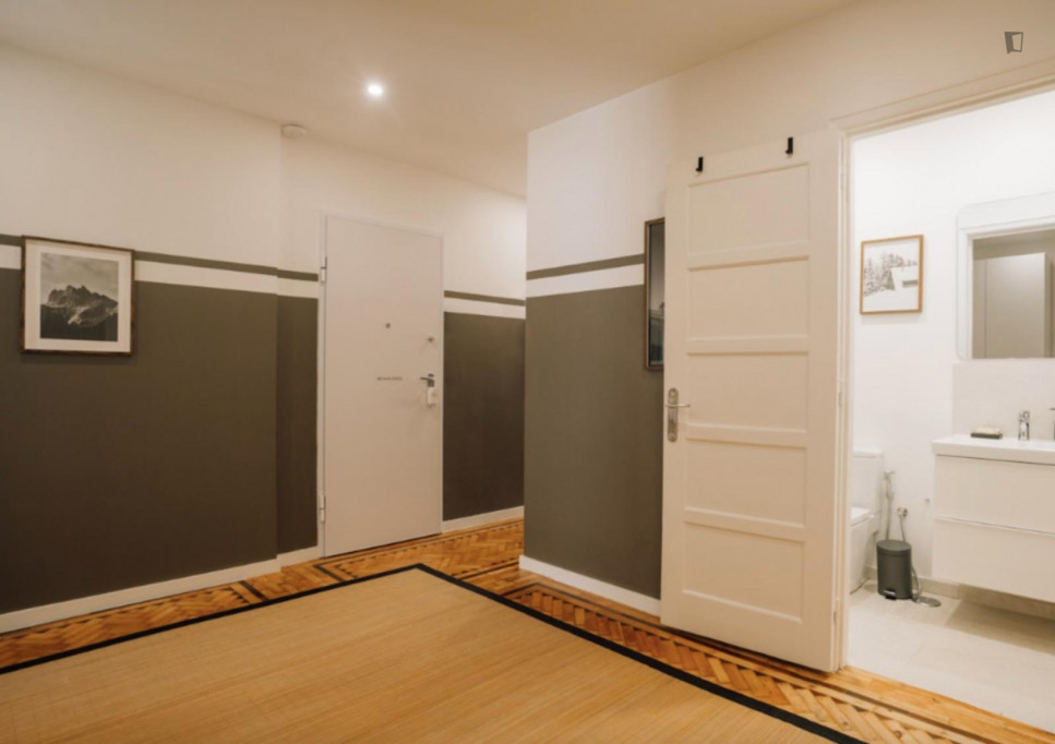 Bright 2-bedroom apartment near Alvalade metro station
