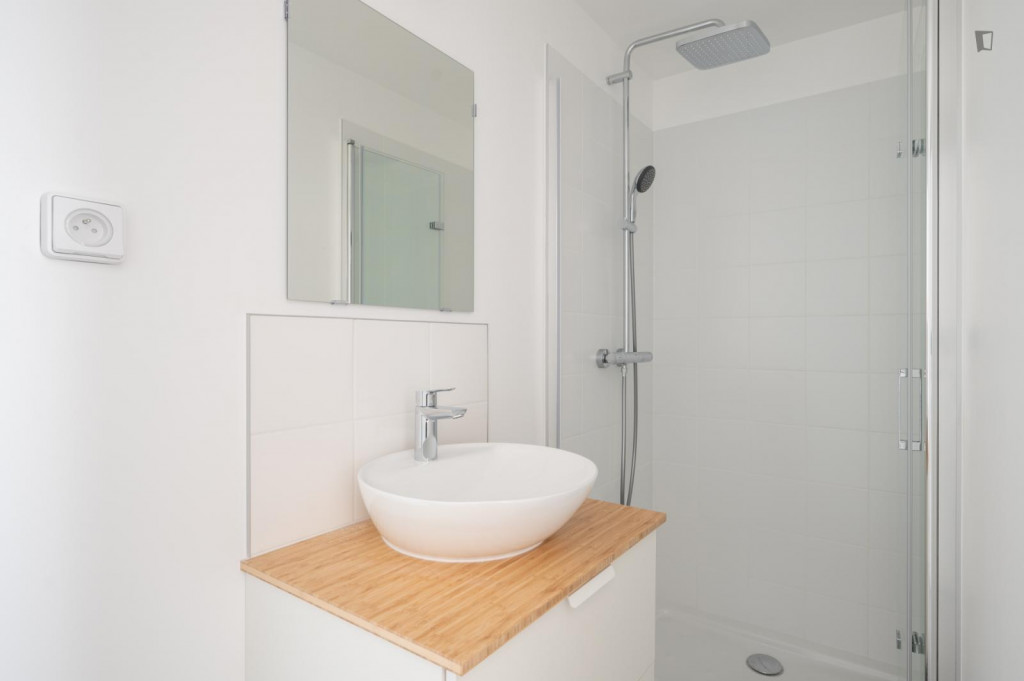 Double ensuite bedroom in Roquette