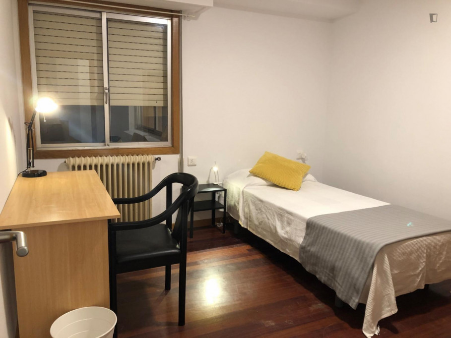 Single bedroom in 5-bedroom house - Santiago de Compostela - chambre - ImmoJeune